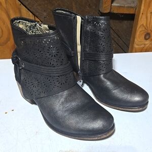 Corkys Tootsie eyelet boots